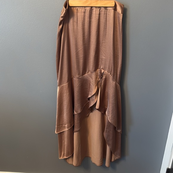 Express | Hi Low Satin Ruffle Maxi Skirt in Bronze NWT - Picture 4 of 12
